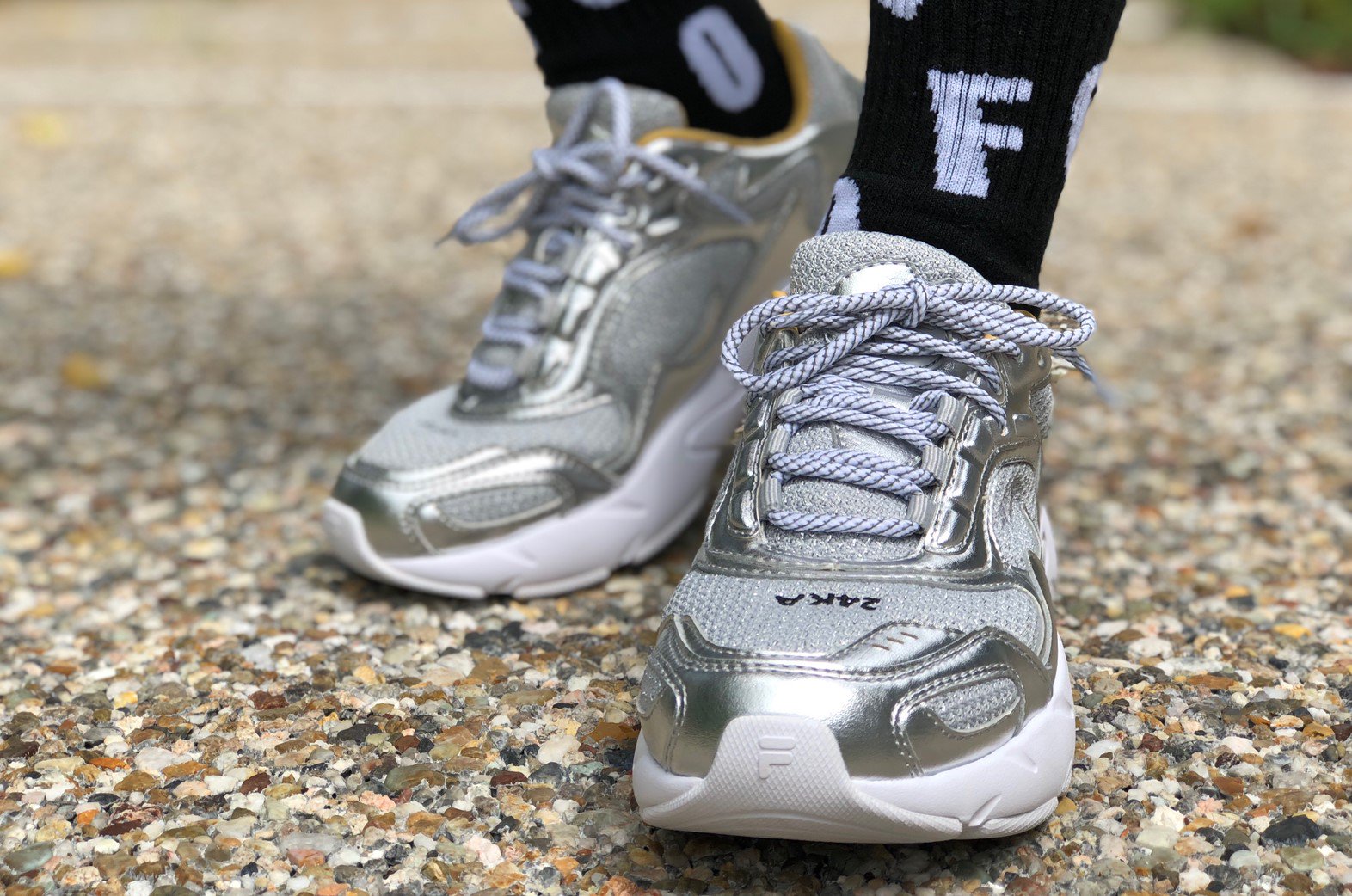 24karats En Twitter Fila 24karats Fila 24karatsの第二弾コラボスニーカーが10 11 金 より発売致します 既存のスポーティーなモデルをコラボレーションらしくラグジュアリーな素材使いでアップデートしたデザインになっております