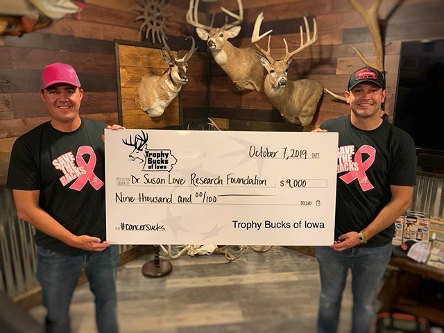 iowatrophybucks's tweet photo. We are happy to announce our first βSave The Racksβ golf event last month raised $9,000 for the Dr. Susan Love Research Foundation. The money will be used to further their efforts to find a cure for breast cancer. #savetheracks #shareyourtrophy #trophybβ¦ https://t.co/hhvq8yc2fZ https://t.co/P5rHVK84UY