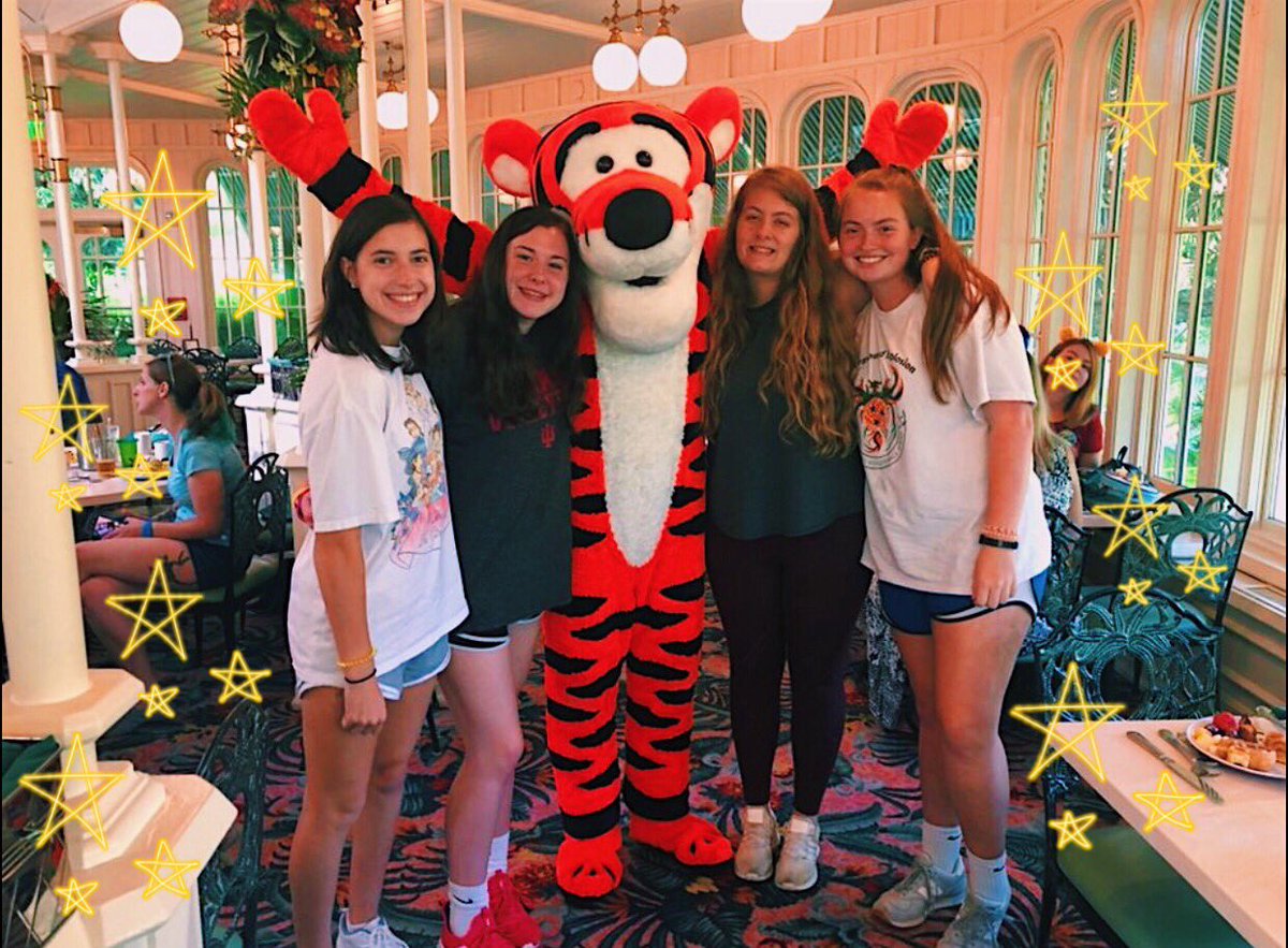 sydneyposts's tweet image. I edited my sister’s pictures from our class trip hoping she would post them and sadly she didn’t bc she doesn’t appreciate my hard work whatever I hope y’all enjoy at least