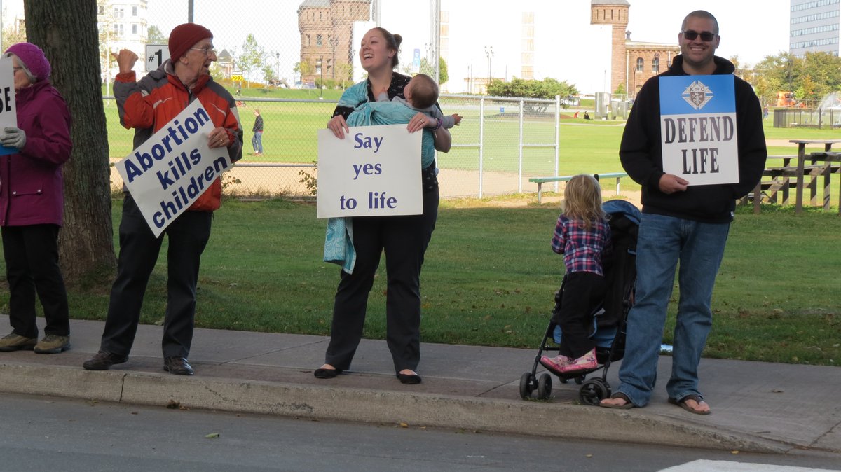 LifeScotia's tweet photo. #LifeChain2019 Where people of all ages celebrated their right to Life. We had children, students, parents, and grandparents, and even great-grandparents all in attendance. No one is discriminated against because of their stage in life. You matter from conception until death. https://t.co/jsiDqRyIZL