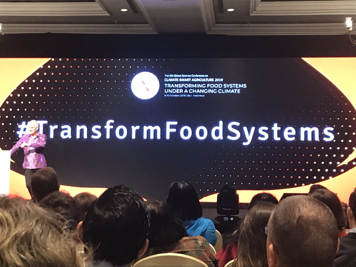 SimonLeiva7's tweet photo. @ACIARCEO Andrew Campbell opening day 2 @global_csa 
#TransformFoodSystem 
@ACIARAustralia 
#HappeningNow https://t.co/xwtw8FpDVO