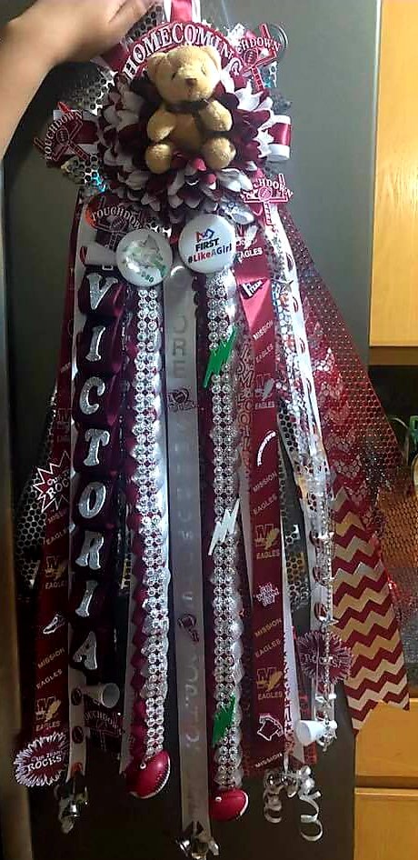 RogueRanger8573's tweet photo. We had to share these pictures of some Homecoming Mums made by one of our mothers for her daughters. It's Homecoming with a little bit of #FIRSTSWAG. @FIRSTweets @FIRSTinTexas @FIRSTRGV @firstlikeagirl
#MoreThanRobots #HOCO2019 #MISSIONEAGLES #AMJHFALCONS 👍👏🏈🤖❤💪💯🦅🔥💚⚡ https://t.co/1LBpzKKD0f