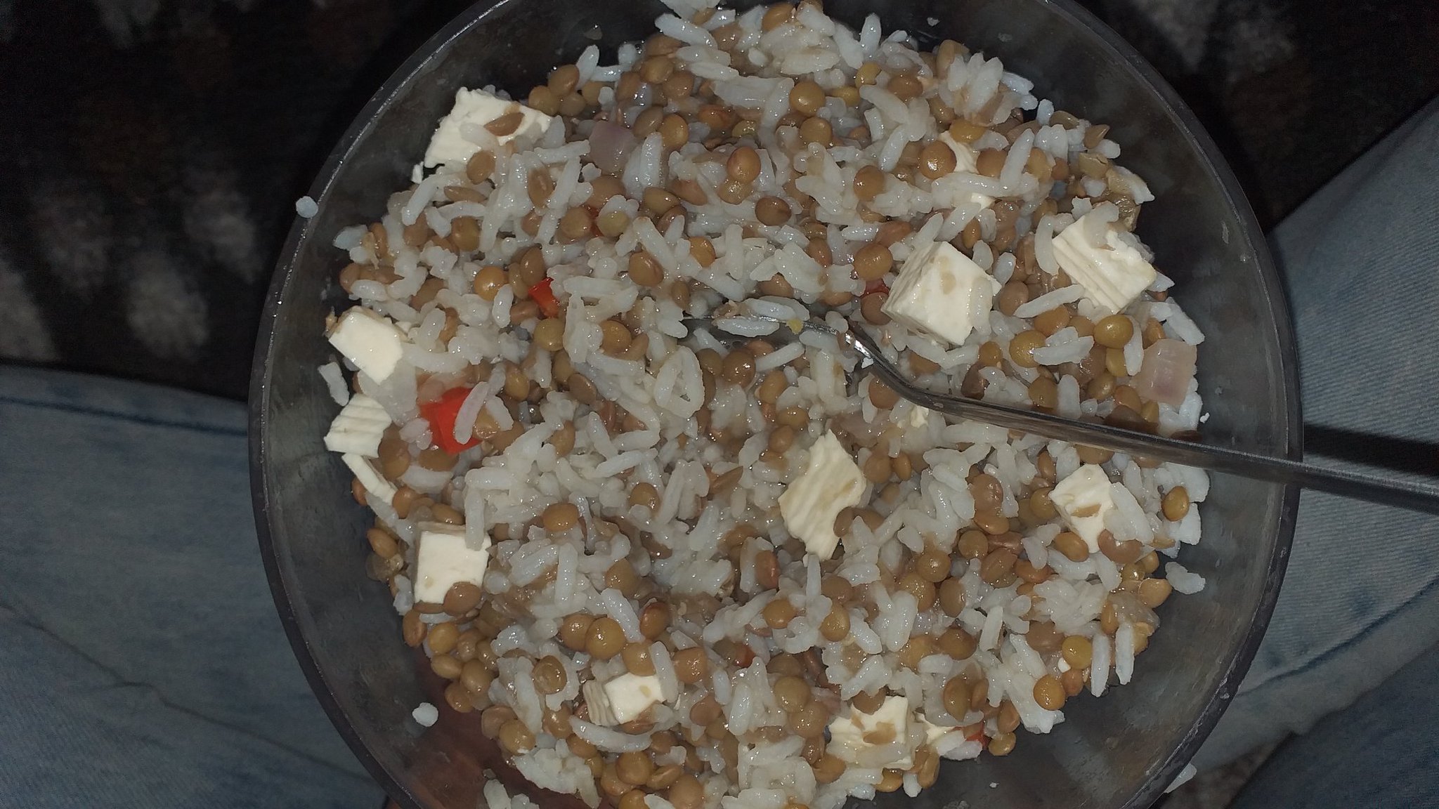 Un día eres joven y al otro te hace feliz hacerte un plato de lentejas en tu día libre. https://t.co/b8Ls9eZ1fj