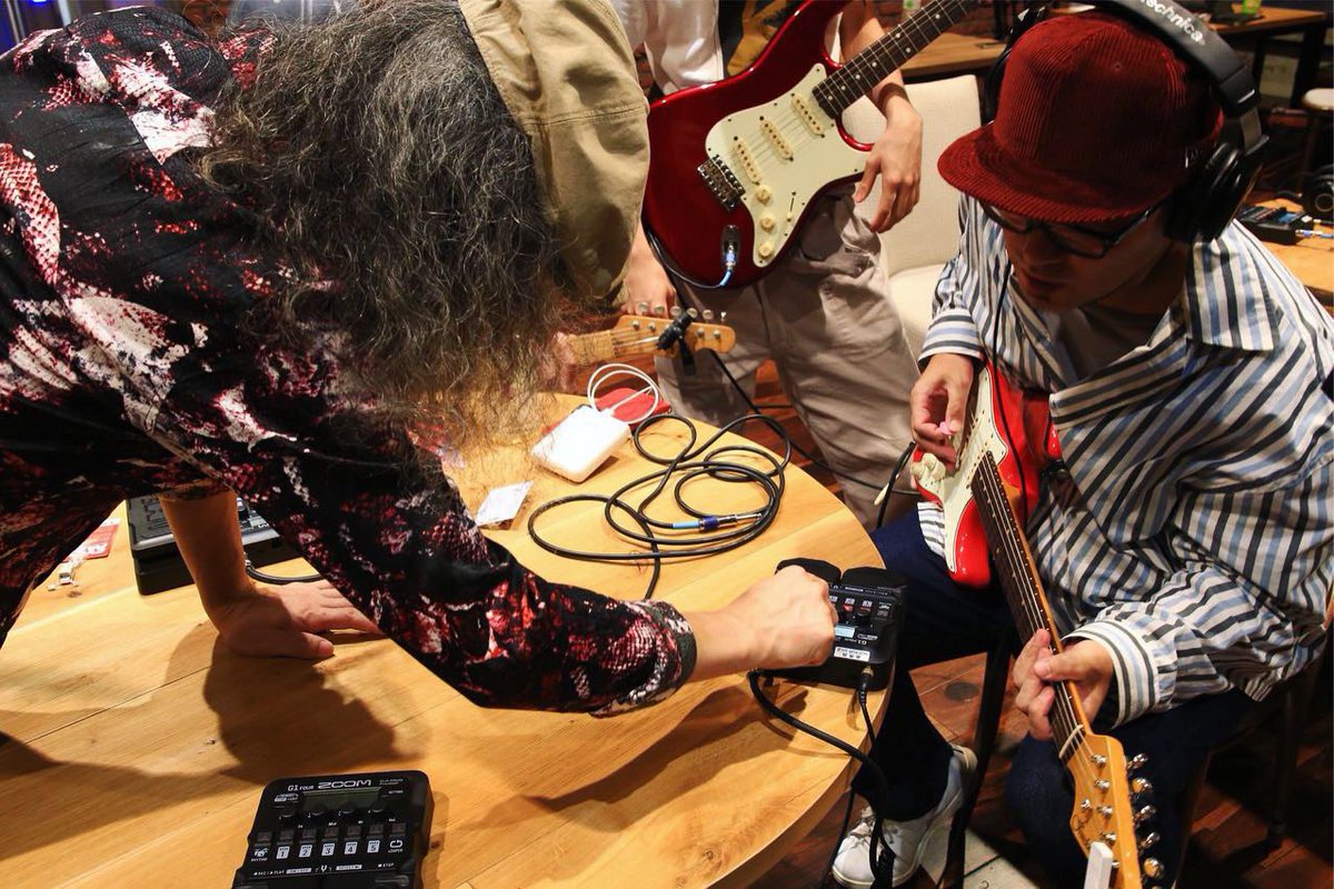 昨夜の山本恭司ギターセミナー、広く綺麗な空間にギターで沢山絵を書い