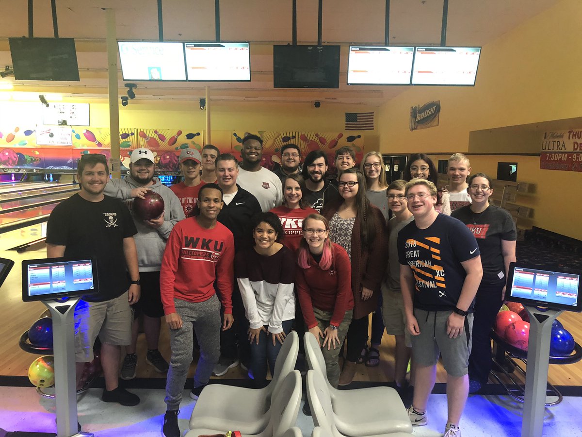 Bowling night! Love this family #WKU @WKUweather @wku_ams_nwa @WKUGeo