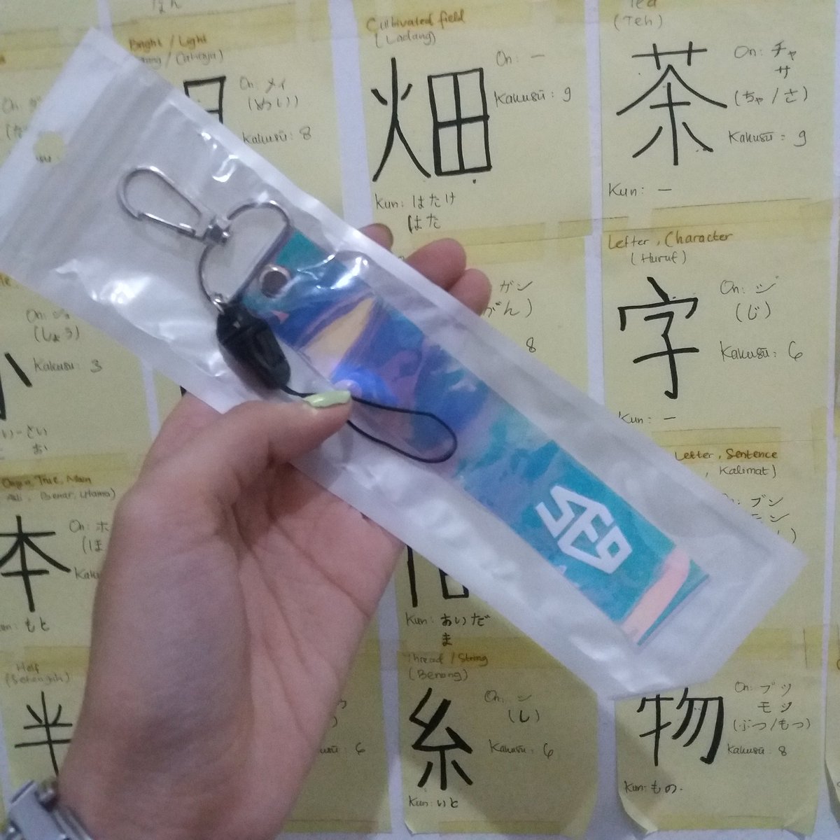 fantasae's tweet photo. [ My 1st Give Away INA only ]

Dalam rangka aku gabung jadi Fantasy 3 bulanan ini dan bulan ini juga 3 tahunnya SF9, aku mau ngadain GA kecil2an. Hadiahnya strap holo SF9, maaf baru bisa GA ini dulu untuk 1 org pemenang :") 
*Syarat ada di pict
*End 17 Oktober 2019
*Flop? Lanjut! https://t.co/mQSlfWOUJK