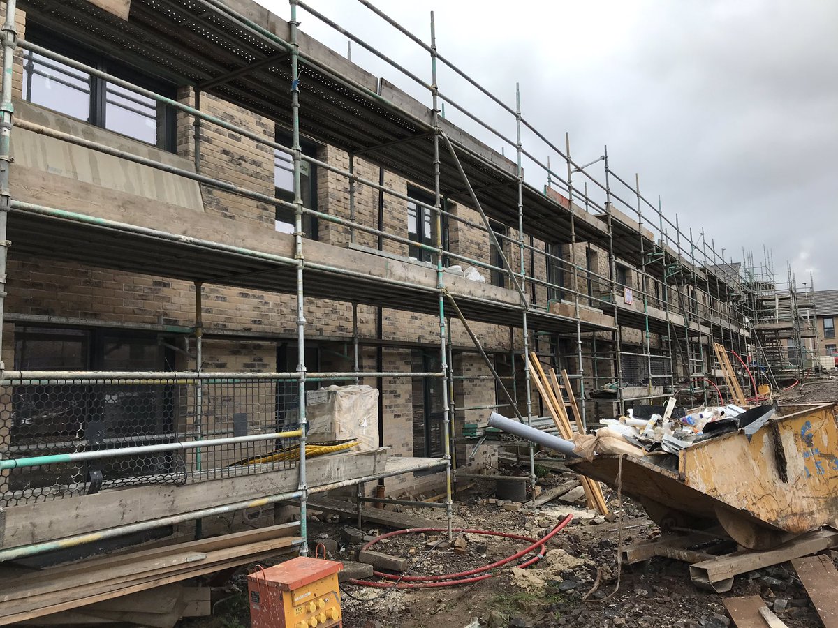 adamnolsmcvey's tweet image. Fantastic visit to see progress on hundreds of new homes in Craigmillar. New social, affordable &amp;amp; market properties that are well connected &amp;amp; close to community facilities. Edinburgh should be proud of it. A superb place to live! 🏠🏗