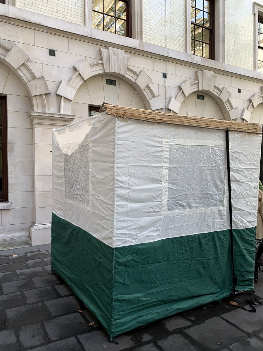 CSJewishNet's tweet image. Come down to @hmtreasury to visit the J-Net Sukkah! For those at the @foreignoffice, there is a Sukkah in the courtyard - both are there all week! 

Chag Sameach! 

@TamFinkelstein @matthewsgould @ClareMoriarty @CivilServiceDI
