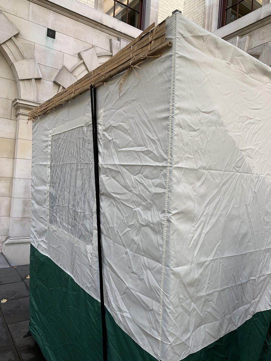 CSJewishNet's tweet image. Come down to @hmtreasury to visit the J-Net Sukkah! For those at the @foreignoffice, there is a Sukkah in the courtyard - both are there all week! 

Chag Sameach! 

@TamFinkelstein @matthewsgould @ClareMoriarty @CivilServiceDI