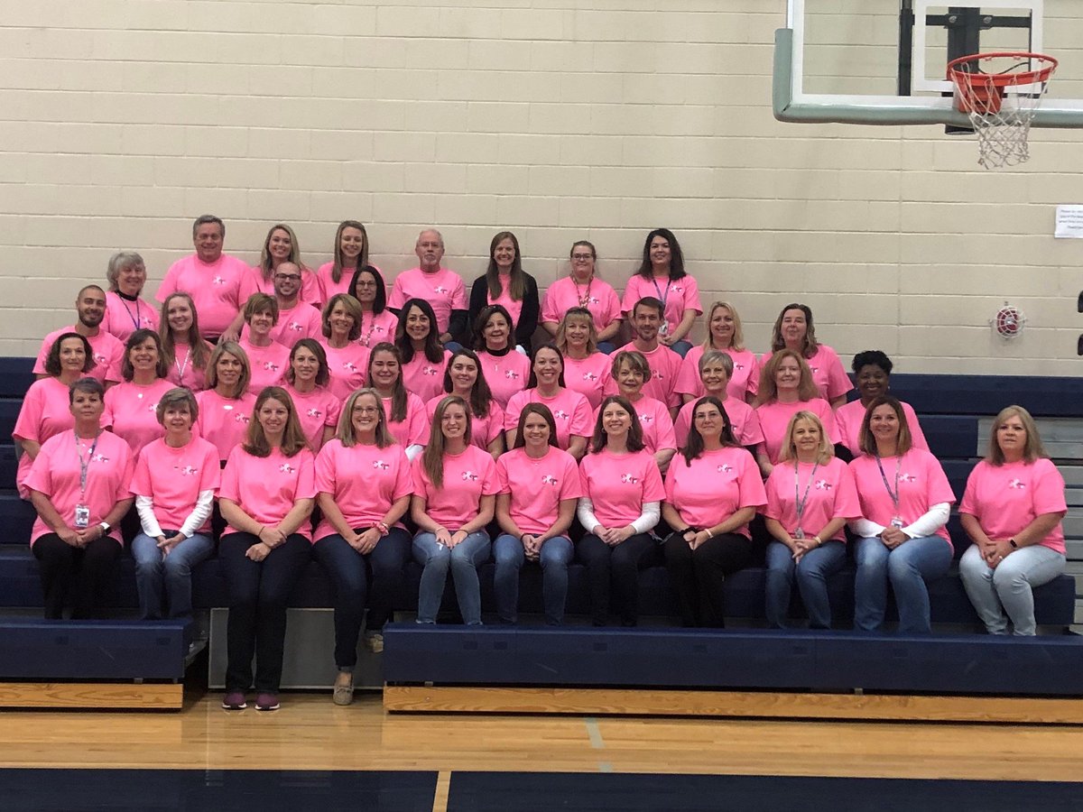 CCPS_FSKEagles's tweet photo. On Monday night, Eagles VB raised over $2,000 to support @MtAiryMiddle's Tiffany Henning's Cause. Our student-athletes are doing many great things here at FSK to make positive contributions to our community and its great causes. #FSKPride https://t.co/yjQOUXI5Ub