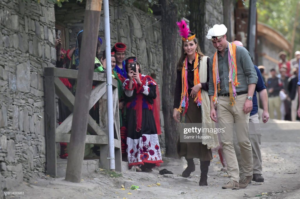 PTIofficial's tweet photo. Now it’s time for people of Pakistan to take game to next level by sharing pictures of Royal Couple in Pakistan especially Kalash, with their foreign friends and portray it as tourists-friendly country of World; lets make Pakistan hub for foreign tourists🇵🇰

#RoyalsVisitPakistan https://t.co/Zpa87HVvvj