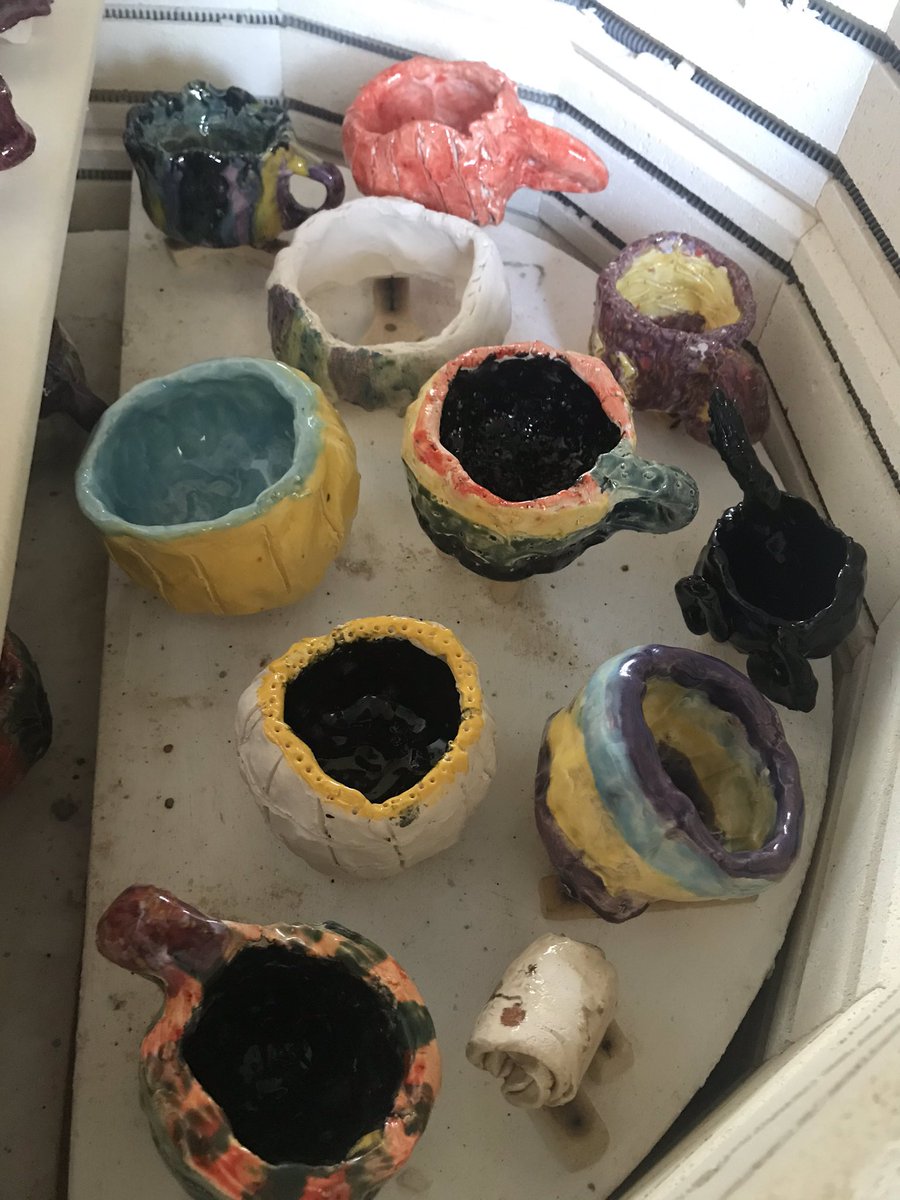 MrsCastaldiArt's tweet image. Another load complete! ✅ I cannot wait to share these pieces with @tracy_reese_pc and her amazing third grade artists!#PCLowerSchool #PCFineArts #PCVisualArts #OneOfTheBestThings #PCGrade3 @PineCrestSch