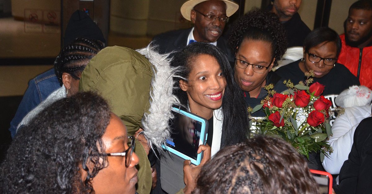 BlackPressUSA's tweet image. Former Judge Tracie Hunter Released From Jail, Vows to Fight On — NNPA NEWSWIRE — &quot;I committed no crime,” said Hunter. “All of this was a vindictive, vicious, and retaliatory attack a ... - bit.ly/2pmetge @StacyBrownMedia @NNPA_BlackPress @CinciHerald #TracieHunter