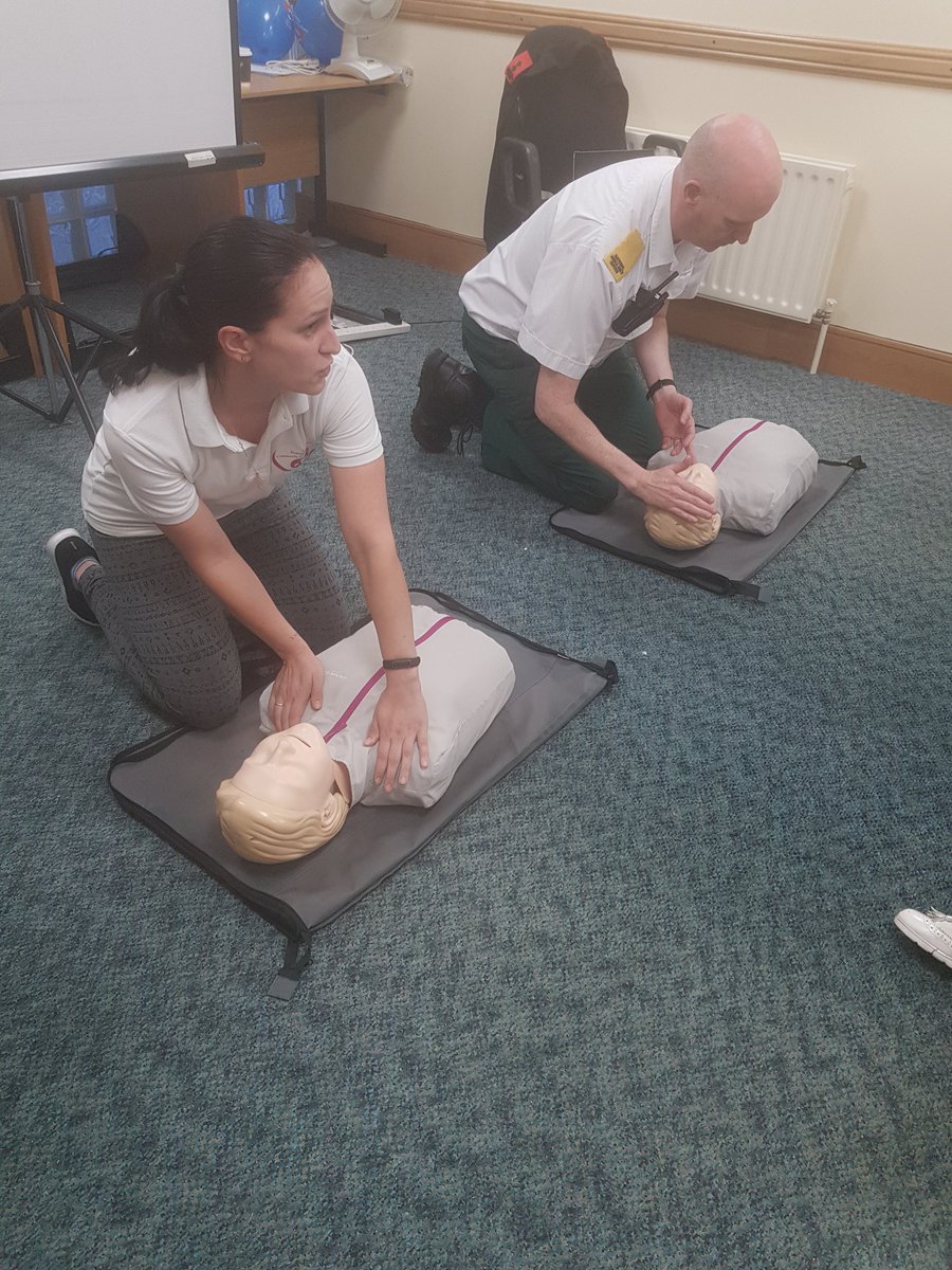 6 sessions complete! Brilliant start to #RestartAHeartDay in <a href="/donegalcouncil/">Donegal County Council</a> Donegal Town.
Sessions running until 3pm today.
@NasDirector @NAS_NL_CEO <a href="/AmbulanceNAS/">National Ambulance Service 🇮🇪🚑</a> <a href="/SiobhanMasters5/">Siobhan Masterson</a> @saoltagroup <a href="/MCallanan1/">Mark Callanan</a> <a href="/LonerganDonal/">Donal Lonergan</a> <a href="/cathal1972/">Cathal O'Donnell</a> <a href="/BrianFe65936599/">Brian Ferry</a> 
#DonegalTownCFR