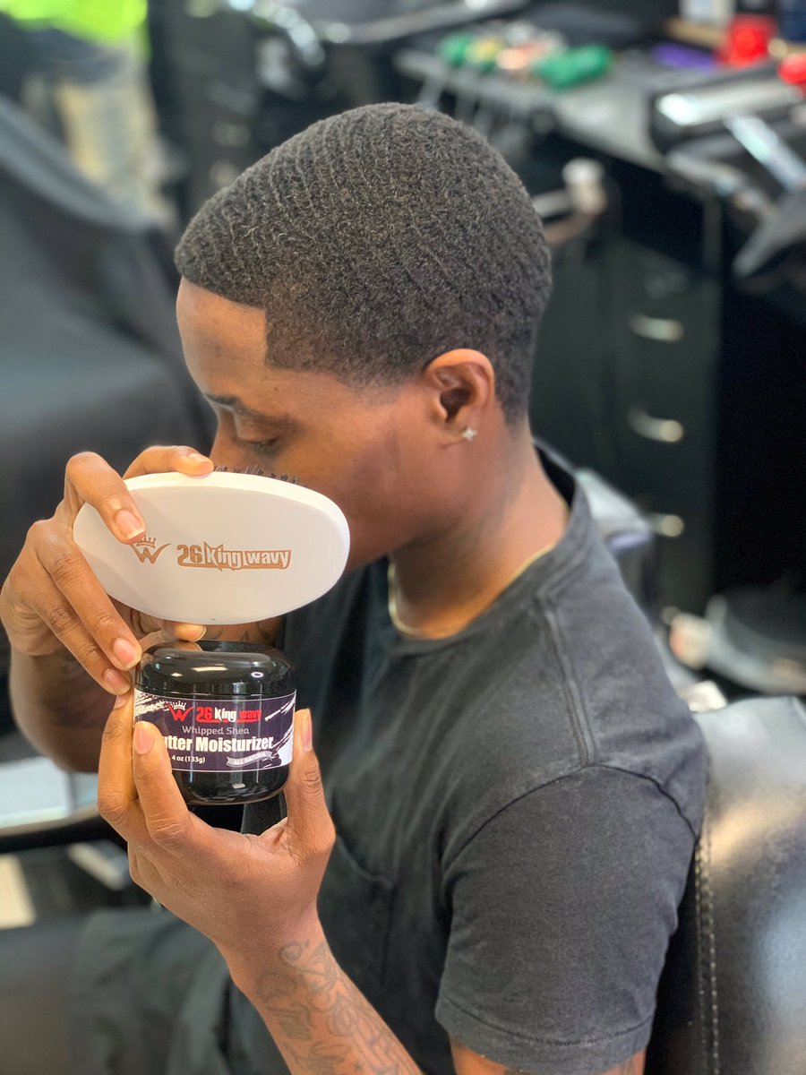 540zodiacwaver's tweet photo. Temple + Nape Taper โ 2 WTG (with the grain) blended side burns #26KingWavy #MediumBrush #SheaButterMoisturizer ๐๐พ smells bomb ๐ฃ #5weekwolf #haircut #waversworldwide #coarsehairwaver #justkeepbrushing #540waves #femalewaver #femalewaversclub #wavette #wtbd #riderthewave https://t.co/blcCI6tHeC