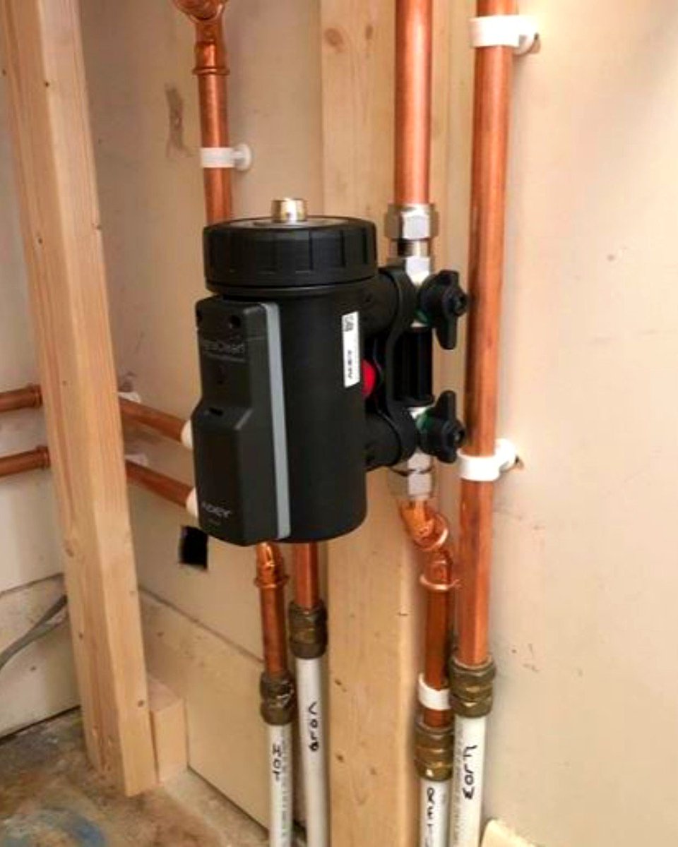 ADEY_Pro's tweet photo. Check out this MagnaClean Professional3 Sense install by @dchaseplumbing๐
The Pro3 Sense provides an added level of reassurance and protection to homeowners by monitoring sludge build-up within the system and providing alerts when action is required!
#TeamADEY #Pro3Sense https://t.co/zHglWnpUjg
