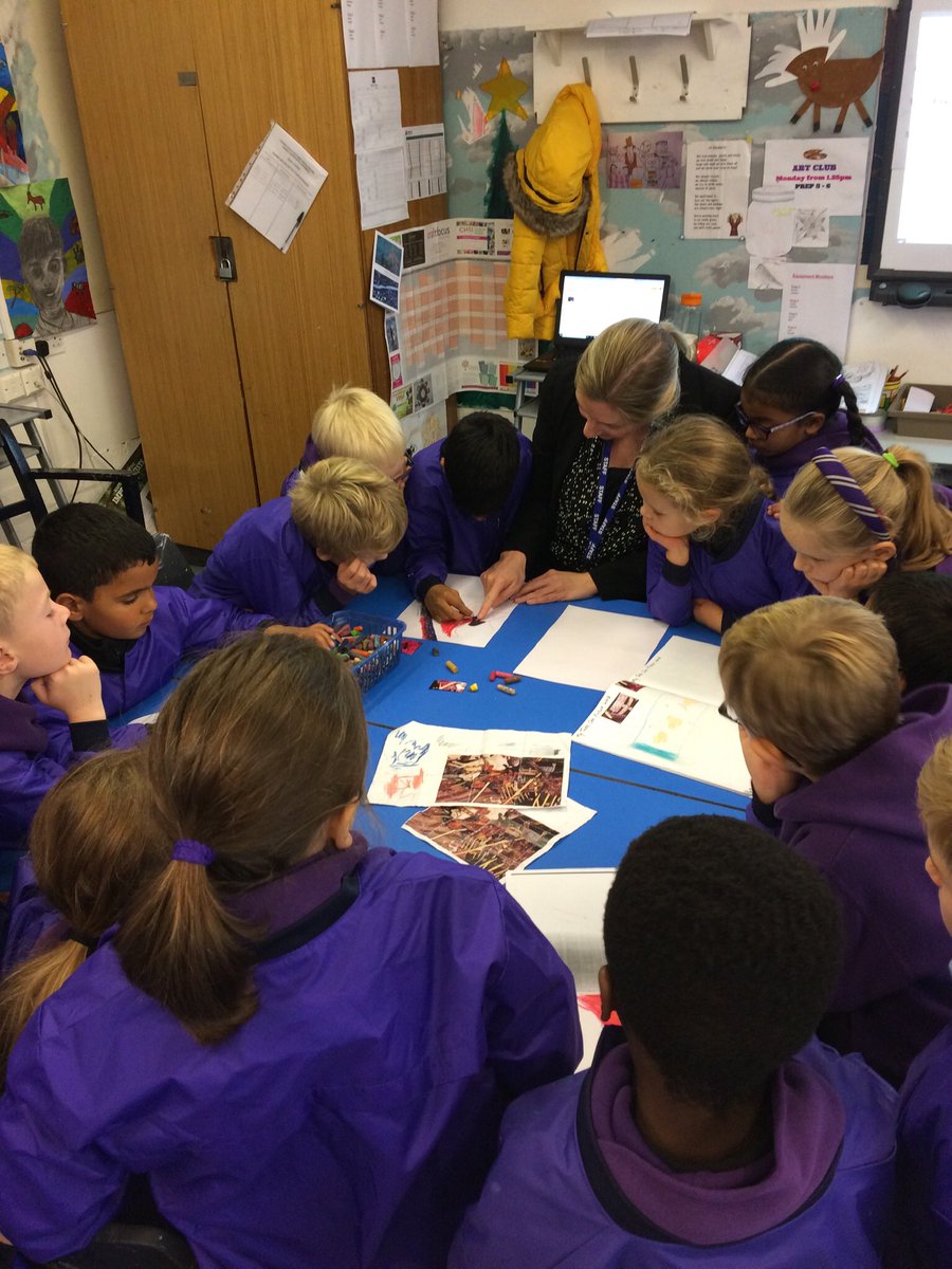 EPSArts's tweet image. A pupil led demonstration to show how to improve and refine a piece! @EPSForm2 #EPSAchieve