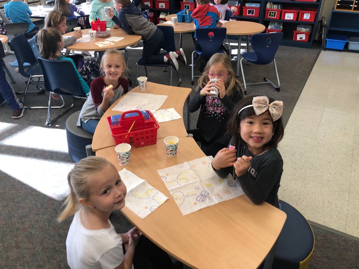 misterhanlon's tweet image. We had a great time celebrating the end of our first writing unit! #publishingparty #parentsupport #wearesharp #wmlearn #sascompass