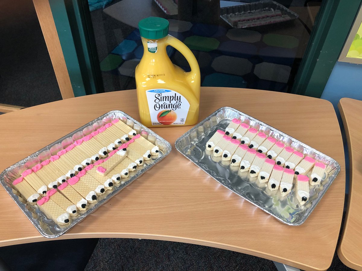 misterhanlon's tweet image. We had a great time celebrating the end of our first writing unit! #publishingparty #parentsupport #wearesharp #wmlearn #sascompass