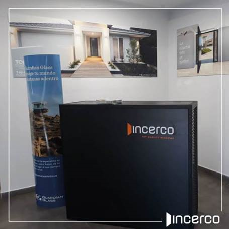 GuardianSpain's tweet photo. El jueves pasado nuestro cliente @infoincerco inauguró una exposición en Madrid. Es una exposición abierta para clientes y profesionales de la #ventana donde podrán ver las últimas novedades de la carpintería de #pvc. #GuardianGlass #IncercoMadrid #VentanaPVC #LaCasadelDesierto https://t.co/85KSvEXGey
