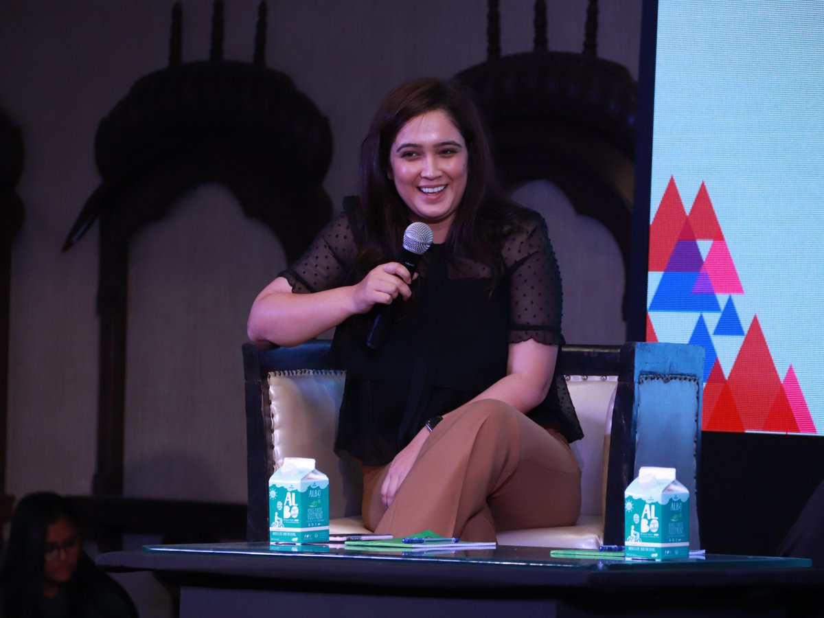 WomanUpSummit's tweet photo. Day 1 highlights:
Bunaai is not Oridnaree - Pari Chaudhary in conversation with Nandita Devraj.
#WomenMeanBusiness #WomanUp #WomanUpSummit #Summit2019 #Jaipur #JaipurEvents #JaipurSummit #JaipurWomanUpSummit #WomenAtWork https://t.co/jKls0qOoWQ