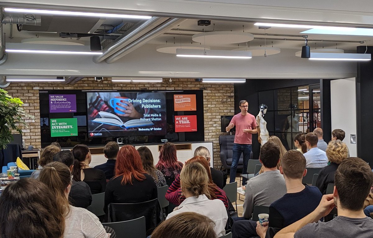 TotalMediaUK's tweet photo. Welcoming back @rshotton for our #drivingdecisions seminar series looking at applying behavioural science in the #publisher sector π https://t.co/UxCNB0qi9g