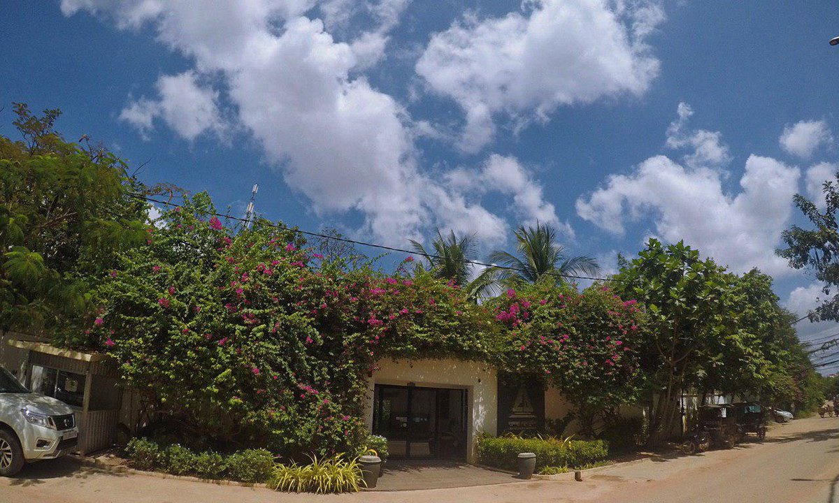 AngkorLadear's tweet photo. Quiet place, Spacious room by garden surrounding.
#LADEAR
#Siem_Reap_Angkor_Wat_Cambodia.
#Accommodation
https://t.co/xLe4qQWj6N

Street # 27, Phum Wat Bo, Khum Salakamroeuk, Krong Siem Reap, Kingdom of Cambodia.
Tel: +855 63 963 070
Email: reservation@ladearangkorhotel.com https://t.co/eCFsipWpIF