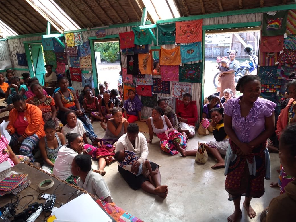 StitchSteLuce's tweet photo. Training in action: business, finance and sales training is key in the Cooperative’s success. We have learned to track sales, manage income and outgoings and some of the language used in English &amp; French for promoting our products.
#artisan #embroidery #sustainablelivelihoods https://t.co/9luT33gpy6