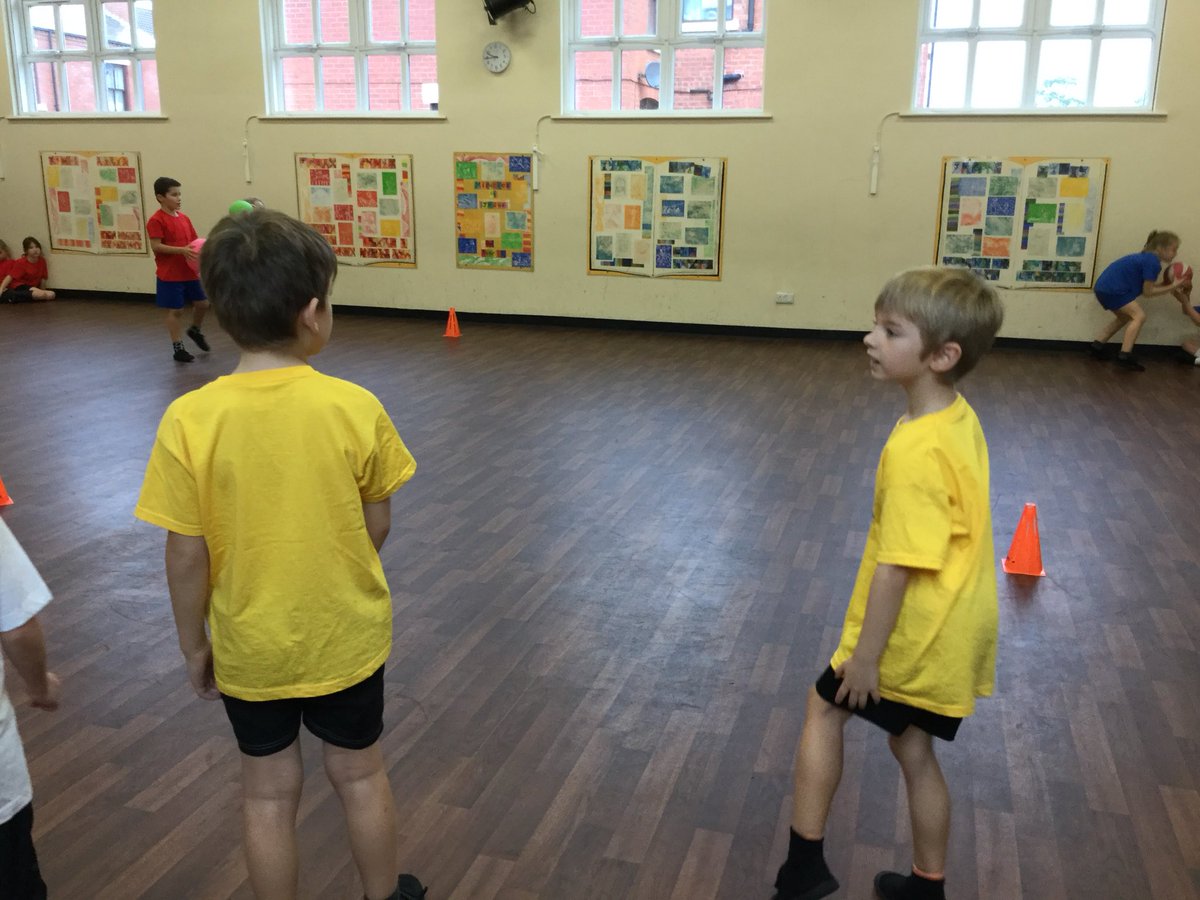 LSTClass9's tweet image. An exciting game of dodgeball! #STPSP.E