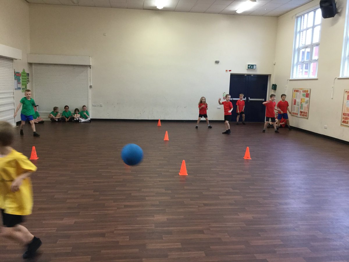 LSTClass9's tweet image. An exciting game of dodgeball! #STPSP.E