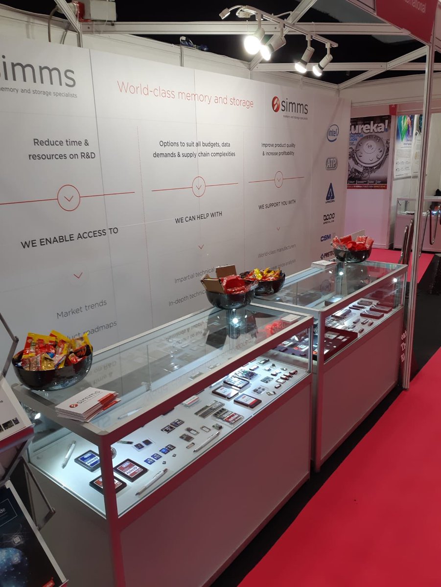 Simms_Int's tweet photo. Our knowledgeable team of #MemoryAndStorage experts are ready for #EDS2019. Come along to stand 👉H7👈to take part in our #BeatTheBuzzer challenge with great #prizes up for grabs! #SimmsUK #memory #DataStorage @EngDesignShow https://t.co/wHy1hiwNzm