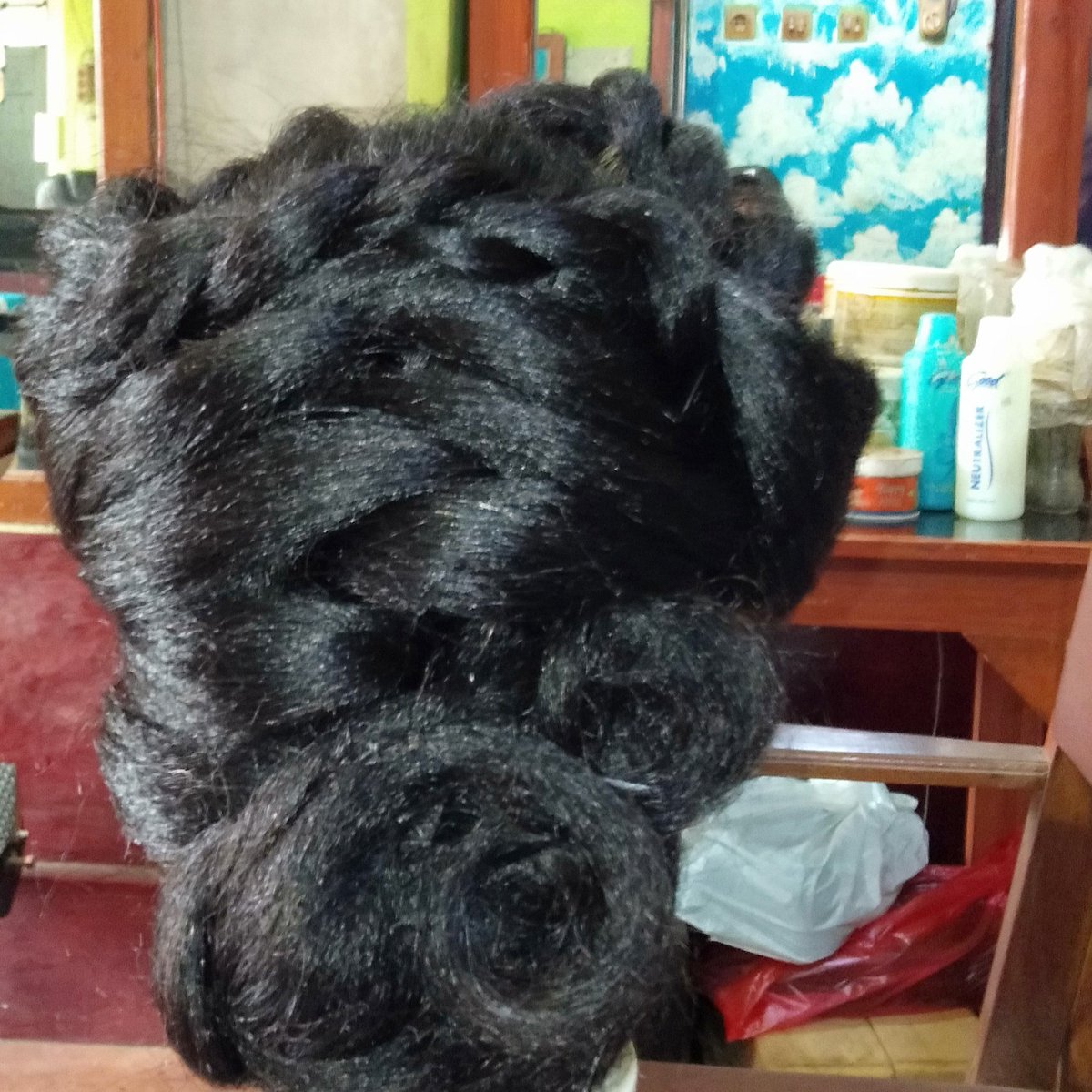 Sketsa sanggul untuk Twitter dan Instagram Indoix Indoiz dan Facebook donny Indoiz