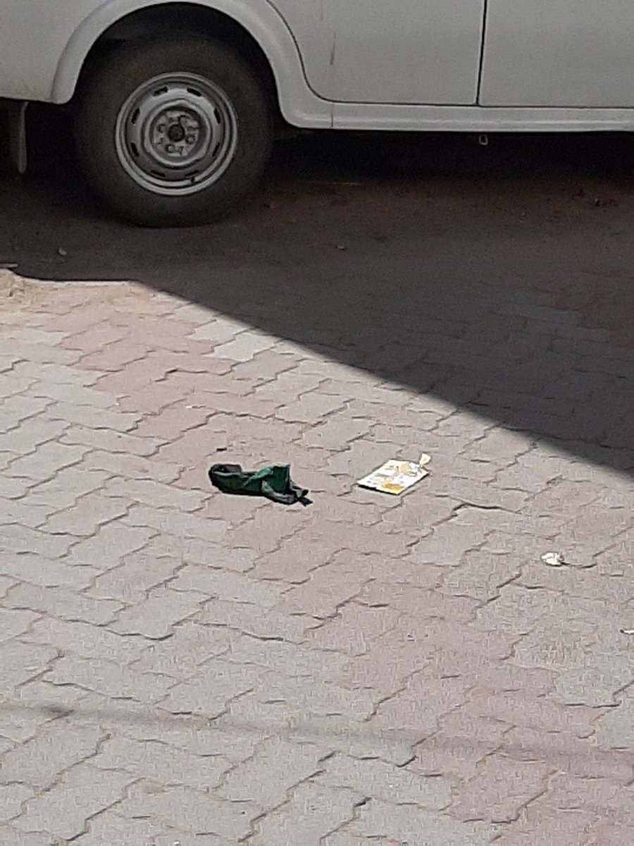 Alagu95's tweet photo. Making Aware... @CPCB_OFFICIAL @Maduraidistpol1 @Mdu_CityPolice @PoliceTamilnadu Residential area is completely converted into Automobile workshop by 5 workshops. In all 6 streets of Subramaniyapuram both the sides of road are parked with four wheelers &amp; road is used as workshop. https://t.co/Wa6KG6yM5h