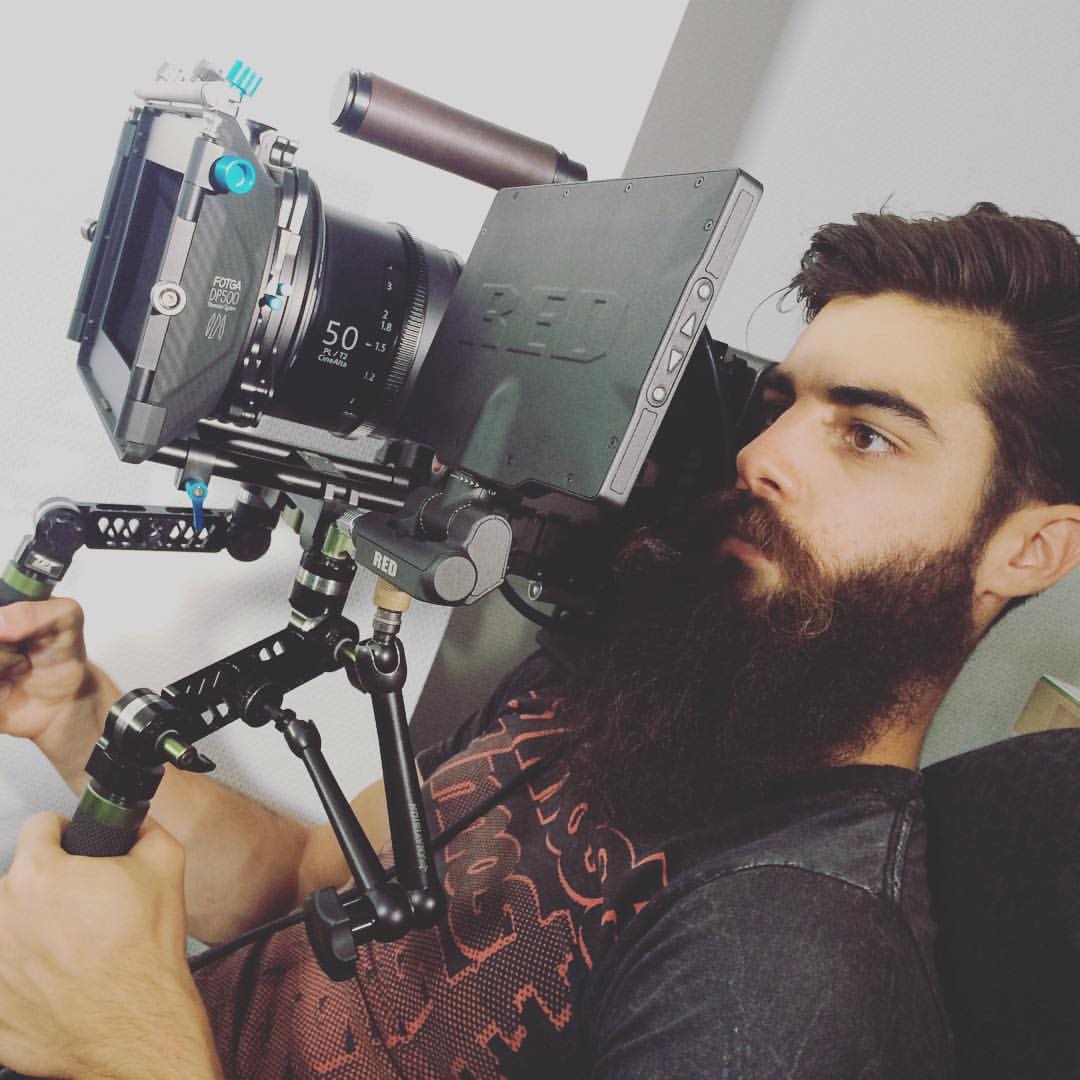 Shootitvideo's tweet photo. @ArthurFanget sera  membre du jury du vendredi, pour la sélection Rhône-Alpes de #lafeteducliplyon
Arthur est Réalisateur et Chef Opérateur. Il a réalisé de nombreux clips, entre autres pour @VITALICOFFICIAL , @bottlenext, @YeastMusic et @BIGJuniorNeedU ! https://t.co/9DwlTzyvxb
