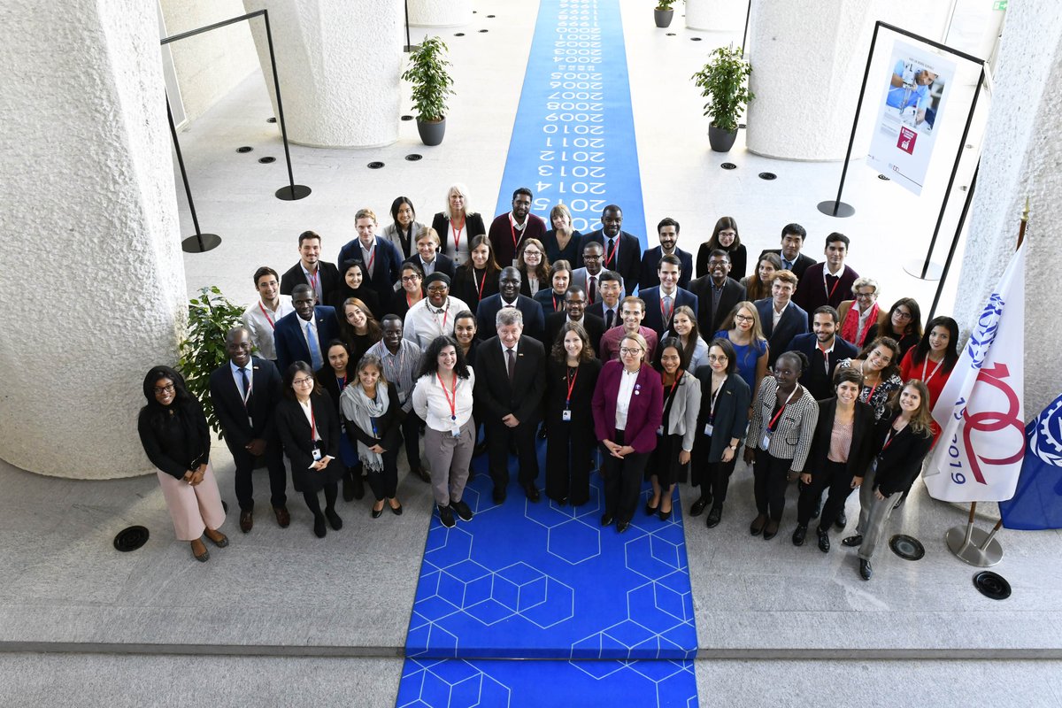 Great to meet the @ILO interns today. Their commitment and energy is enormously encouraging. It's clear the desire to make a positive impact on people's lives and the planet motivates young people to intern with us and we are committed to fair, just and paid internships. #ILO100