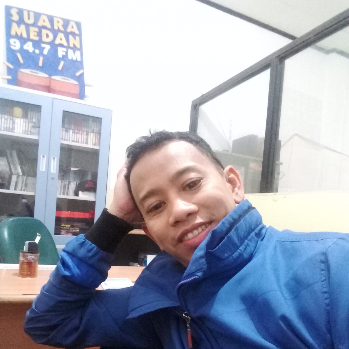 Dangdut Rehat menemani jaka dara beristirahat.

Mau salam-salam BISA
Menginfokan cuaca dan lalulintas BISA
Mau jawab tekateki BISA

Apa bedanya ayam hitam dan ayam putih?

Mari dijawab bersama Iyan Walet
(<a href="/Iyan_Hero/">Iyan Hero</a> )
#RadioSuaraMedan 
#SuaraMedan 
#Medan
#DangdutRehat