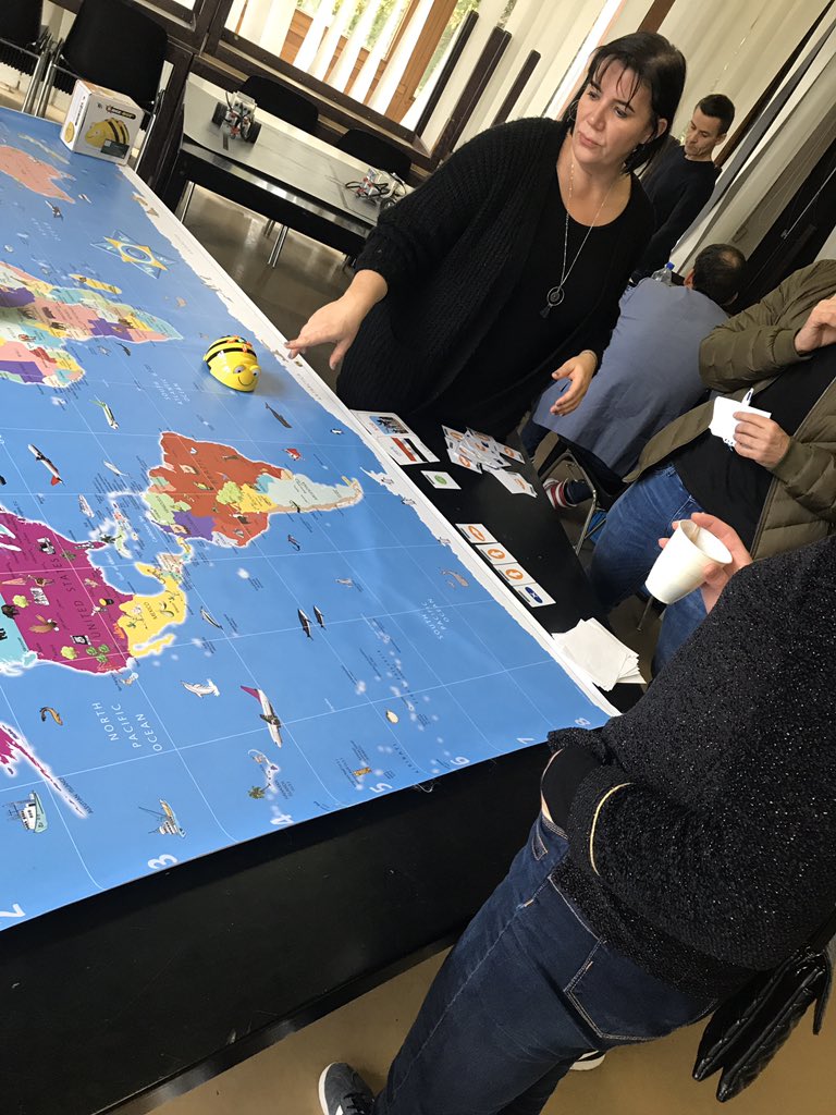 canope_78's tweet photo. 🤖 Événement @canope_78 & @DANEVersailles « Percez les secrets de la programmation avec les robots ! » : forte affluence @MarlyLeRoi_78 Enseignants des 1er et 2nd degrés, représentants de collectivités découvrent #thymio #beebot #planetecode ...
@acversailles https://t.co/jAkUaNNAof