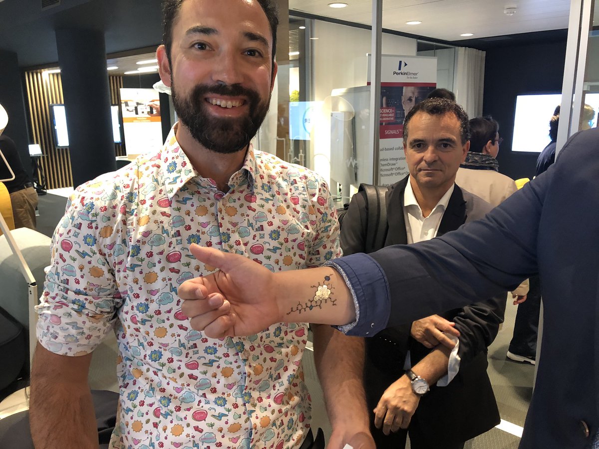 ansemspa's tweet photo. Something I never expect would happen in my life but I got a #tattoo and who else than the @ChemDrawWizard to apply it on my skin. Get yours at the @Chemdraw stand at @PKI_Informatics #Nexus2019 https://t.co/4SQ75mvG60