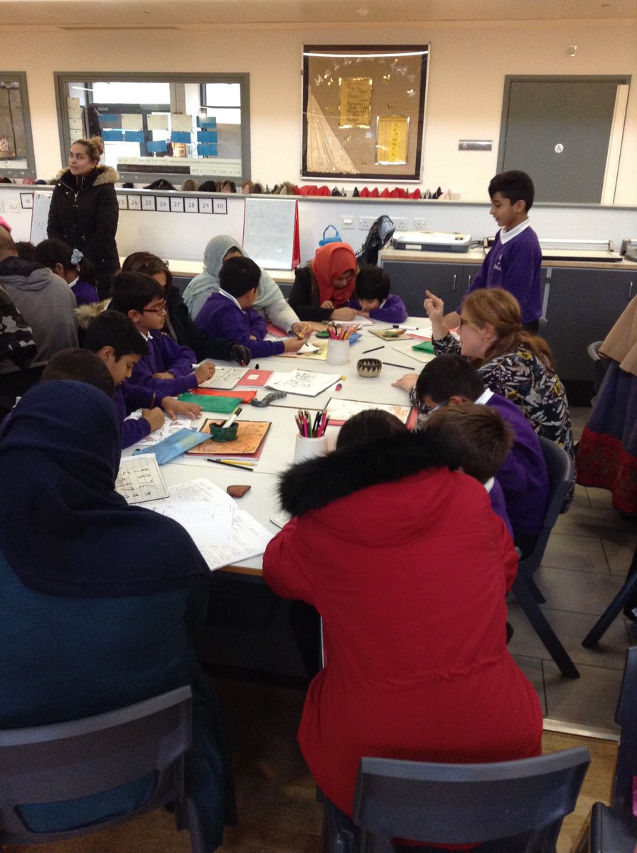 dixonsaa's tweet photo. Thank you Year 4 parents for coming to our showcase; we loved sharing this half termβs learning with you from cave art to tools to innovated stories! #parentshowcase #year4 #primary #stoneage #caveart https://t.co/LQs95OznMM