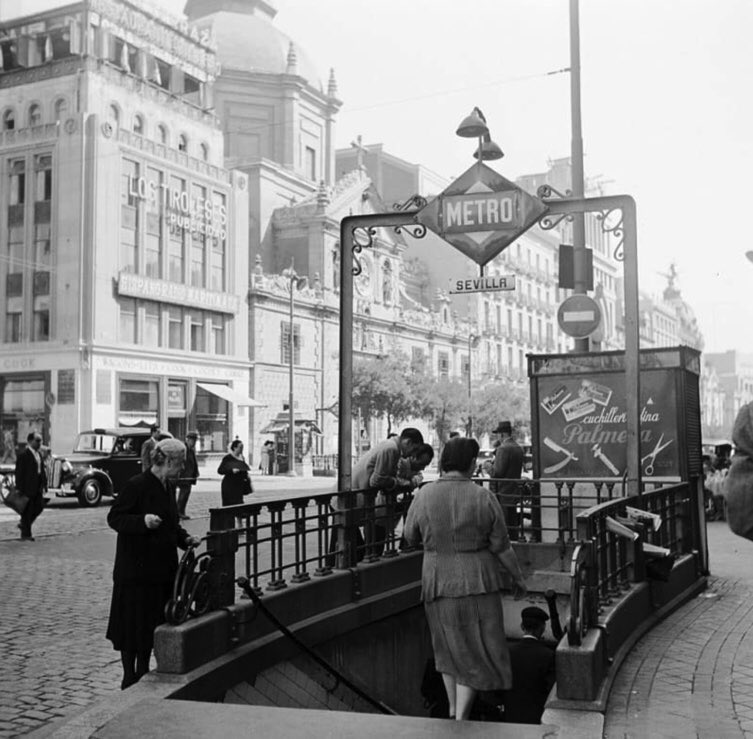 TamaraQuiroga_'s tweet photo. Mañana nuestro @metro_madrid cumple 100 años. Lleno de historias, de sueños y de idas y venidas. Te guste más o menos, el Metro es parte de Madrid ¡Por muchos años más! @madridmadrid__ #madrid #metromadrid https://t.co/n3iK6i1tBJ
