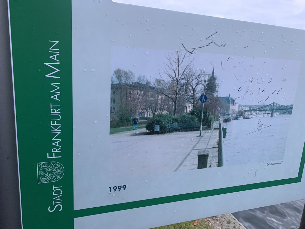 Toブックス V Twitter フランクフルトの街並みは 本好きの下剋上 の世界 みたいです と思ったら 川の名前が マイン川 笑