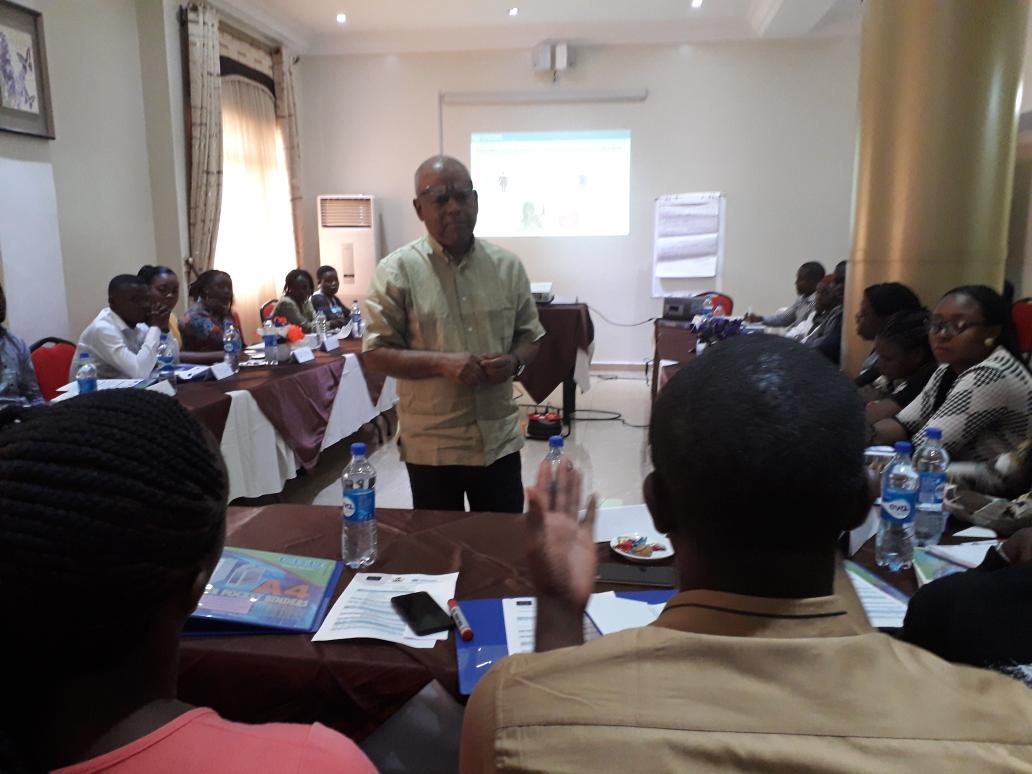 Consultant Reychad Abdool training Staff of 3 @UNODC_Nigeria  Supported Civil Society Organisations @YouthRISE_NG @CRHNigeria @MilestonesNgr who are running drop-in-centres for female drug users on the delivery of friendly evidence based drug treatment services for women.