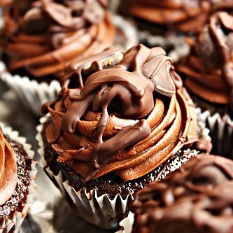 PartiesPanda's tweet image. Triple-Chocolate Cupcakes

#PandaParties #Chocolate #TripleChocolate #Cupcakes #PastryChefsSpecial #October #SOGood