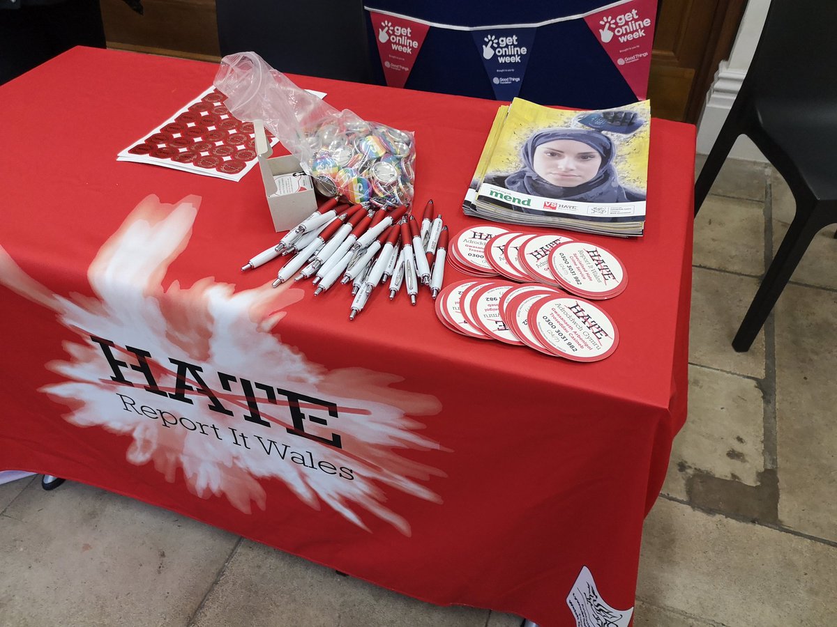 fabkay12's tweet photo. Today we are in Llanelli library to promote #HateCrimeAwarenessWeek we are here today from 1pm until 3pm #hcaw19 #reporthate #unity #TogetherStronger #hatecrimematters #HateCrime #dyfedpowys @CarmsCouncil @VictimSupportHC @NW_VHC https://t.co/xfkISYQxan