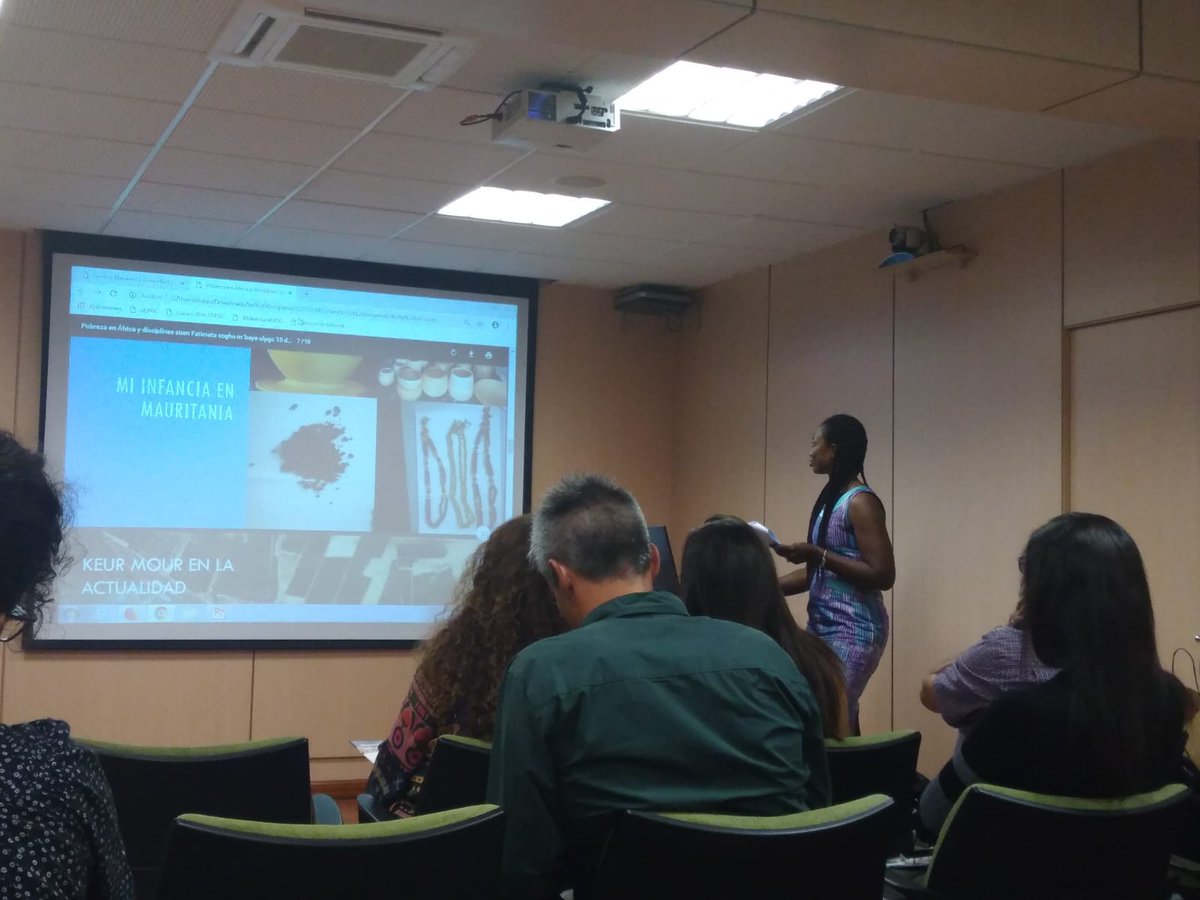 Ayer era el dia internacional de las mujeres Rurales.
Tube una presentacion de como combatir la pobreza utilisando soluciones STEM en la universidad de ingeneria con otr@s compañer@s. Ha sido muy enriquecedora