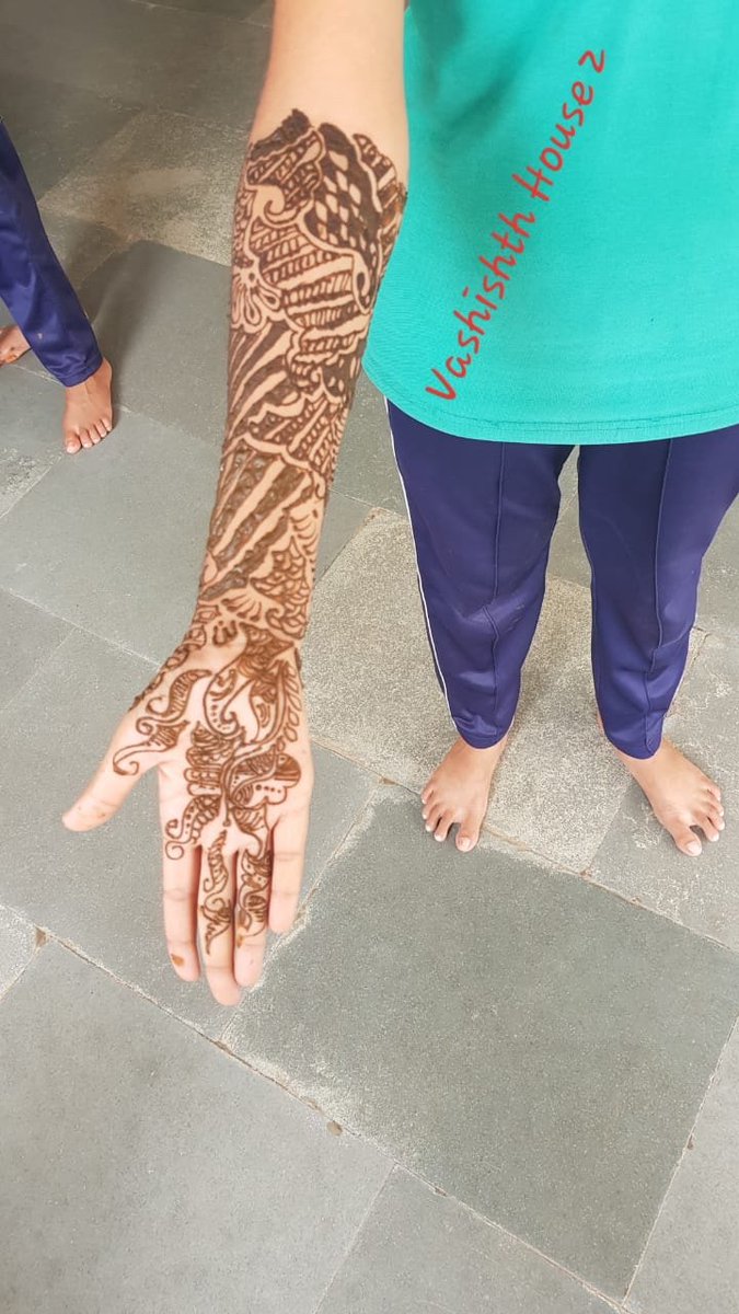 CommitTwoChange's tweet image. We held a #Mehndi competition &amp;amp; were blown away by how beautiful the girls artwork was! Education is critical, as is being creative, playing and feeling safe enough to be a kid &amp;amp; have fun. We wish this for everyone girl 💜#commit2change #commit2choice