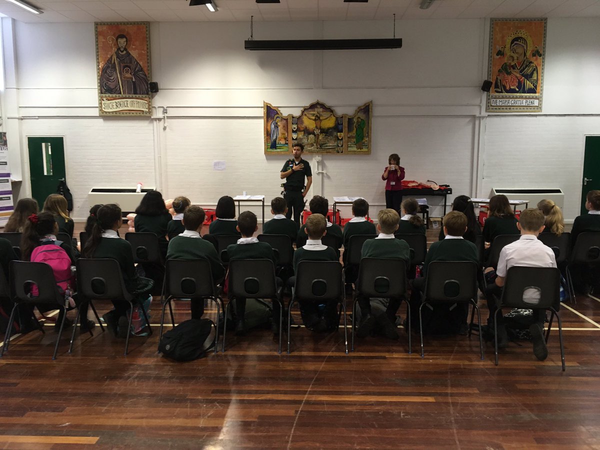 One class of 35 children taught and now the next class arrives for #CPR <a href="/stbenedicts/">St Benedict's School</a> #restartaheart <a href="/EastEnglandAmb/">EEAST Ambulance Service</a> <a href="/EEAST_DirCQI/">@EEAST_DirCQI</a> <a href="/EEAST_CFRS/">EEAST CFRS</a>