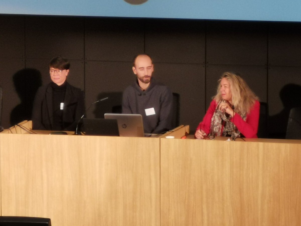 Team play tweet media