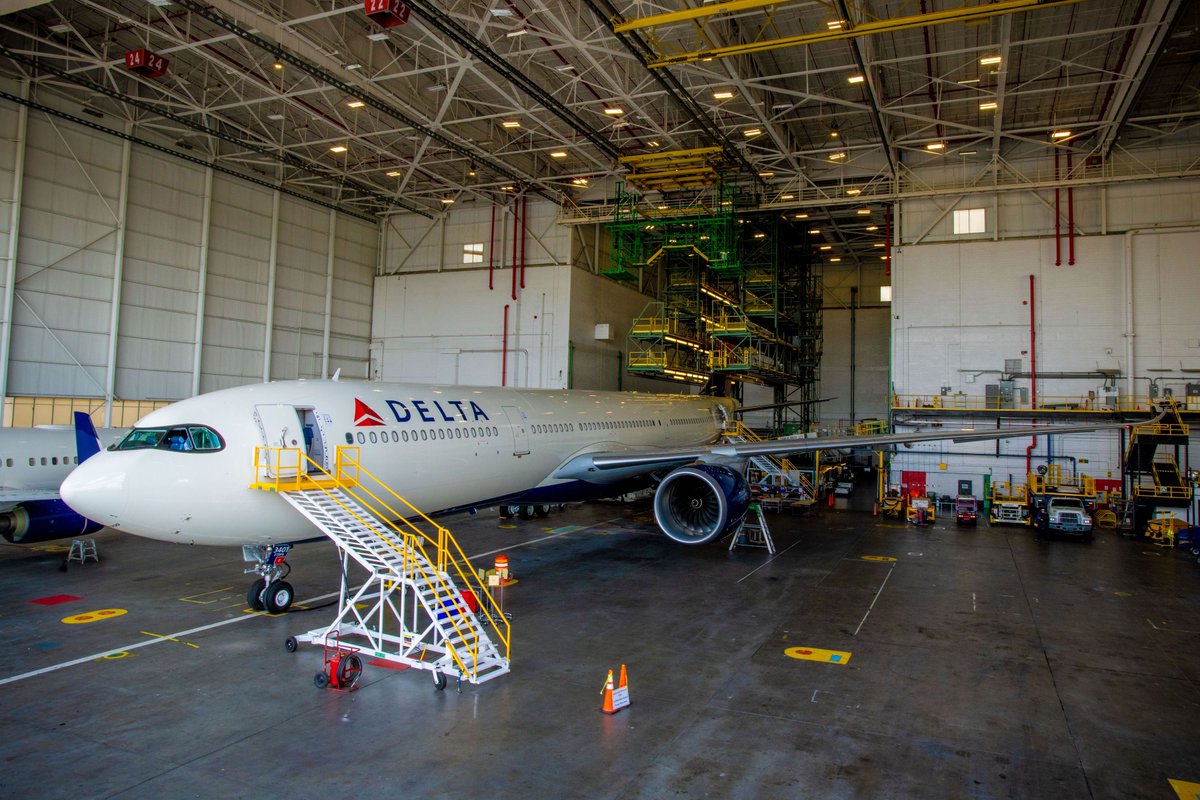 AirbusPRESS's tweet photo. Airbus and @Delta form digital alliance to develop new predictive maintenance cross-fleet solutions https://t.co/qG87koiDoy #Skywise #AirbusServices #DeltaTechOps https://t.co/ypOF6VoEdK