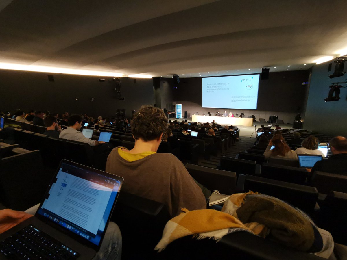 Team play tweet media